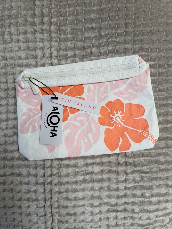 ALOHA Collection Handbags - NWT Aloha Big island Hibicus Small Pouch